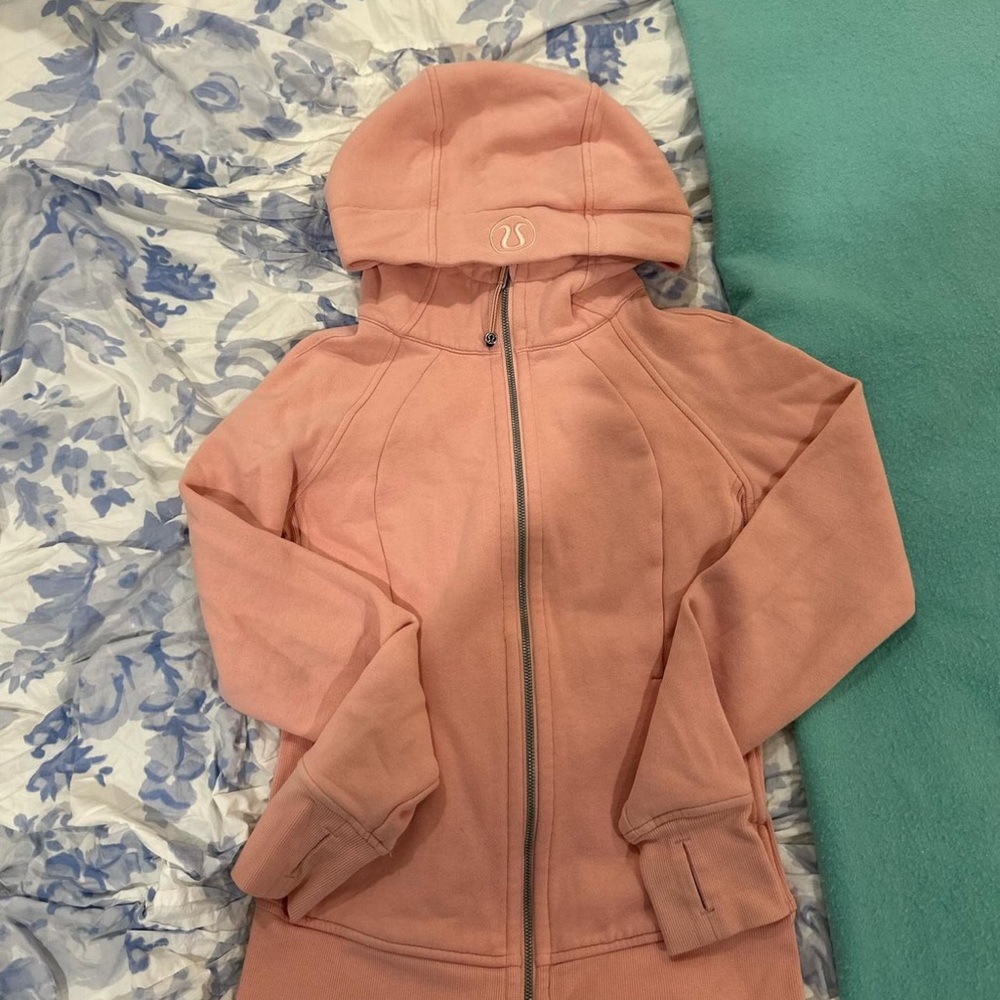 Lululemon scuba, barely worn!